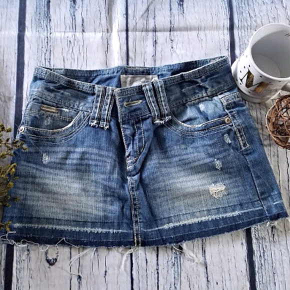 Aeropostale Dresses & Skirts - Aeropostale distressed jean skirt size 1/2